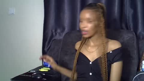 Snapshot of petite_melinda chatting on 07/24/26, 11:47 petite_melinda online show from 07/24/26, 11:47