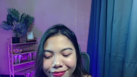 Snapshot of petite_novy chatting on 03/08/25, 08:33 Novy online show from 03/08/25, 08:33