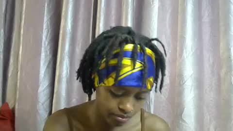 petite_star2 online show from 12/15/25, 08:13