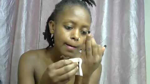 petite_star2 online show from 12/20/25, 05:03