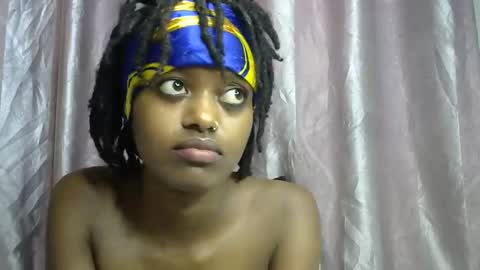 petite_star2 online show from 01/09/26, 09:34