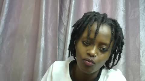 petite_star2 online show from 01/12/26, 10:31