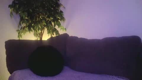 Snapshot of petite_treat_ chatting on 12/19/24, 10:56 petite treat online show from 12/19/24, 10:56