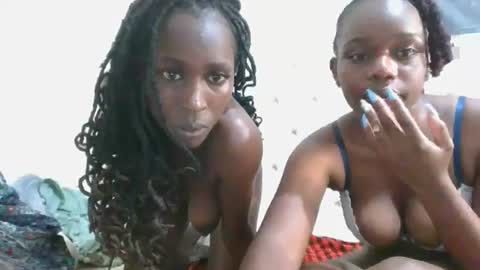 Snapshot of petiteblackjuicy chatting on 06/19/26, 09:07 Amara online show from 06/19/26, 09:07