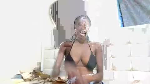 Snapshot of petiteblackjuicy chatting on 07/09/26, 11:53 Amara online show from 07/09/26, 11:53