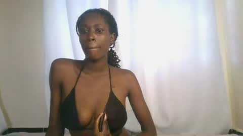 Snapshot of petiteblackjuicy chatting on 07/13/26, 10:40 Amara online show from 07/13/26, 10:40