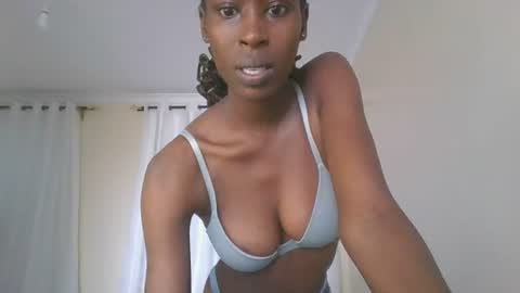 Snapshot of petiteblackjuicy chatting on 07/22/26, 01:03 Amara online show from 07/22/26, 01:03