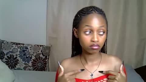 Caramel online show from 10/25/25, 04:35