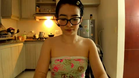 Lunna online show from 04/11/26, 01:43