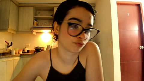 Lunna online show from 04/12/26, 12:37