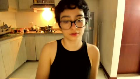 Snapshot of petitee_lunna chatting on 06/10/26, 02:45 Lunna online show from 06/10/26, 02:45