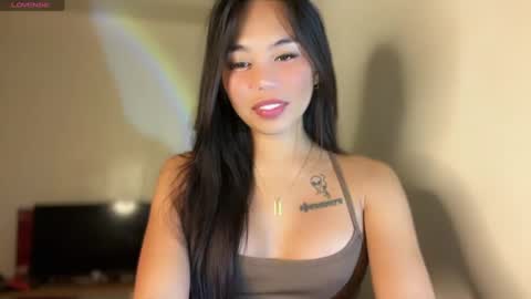Snapshot of petitegirlx69 chatting on 02/16/25, 11:27 miss lisa online show from 02/16/25, 11:27