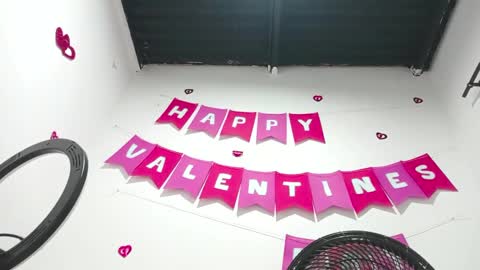 danna online show from 02/20/25, 04:18