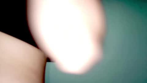 Snapshot of petiteivoryqueen chatting on 06/08/26, 04:35 danna online show from 06/08/26, 04:35