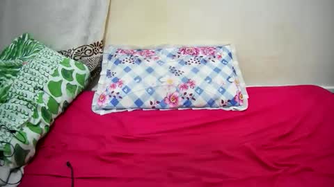 petitetasha online show from 09/15/25, 09:15