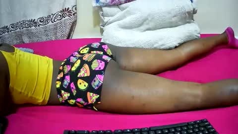 petitetasha online show from 10/16/25, 11:33