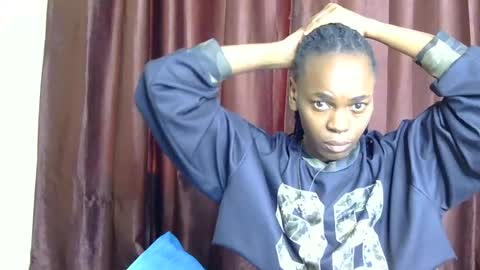 Snapshot of petitevixenn chatting on 07/27/26, 11:28 petitevixenn online show from 07/27/26, 11:28