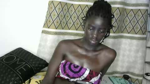 petitte_gyaal online show from 11/11/25, 11:38