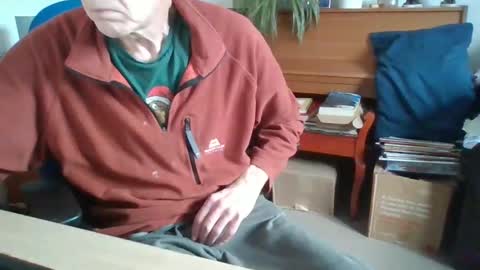 Snapshot of petitwilly chatting on 01/06/25, 10:35 petitwilly online show from 01/06/25, 10:35