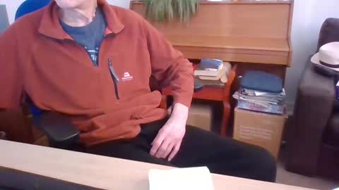 Snapshot of petitwilly chatting on 02/17/25, 09:35 petitwilly online show from 02/17/25, 09:35