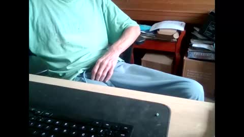 Snapshot of petitwilly chatting on 10/01/25, 09:26 petitwilly online show from 10/01/25, 09:26