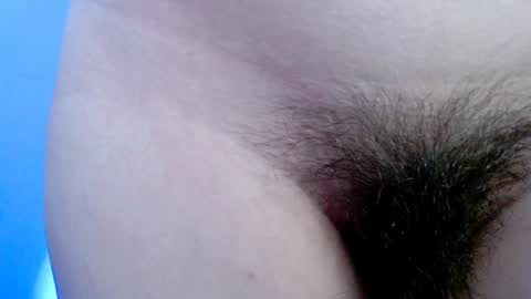 Snapshot of petra_butterfly chatting on 01/14/25, 02:19 i.. .U can call me Nick .... Help me to reach 200 thumbs up online show from 01/14/25, 02:19