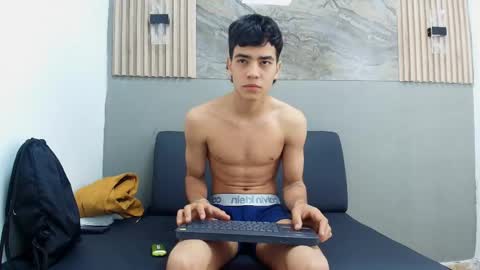 Snapshot of petter_ozk chatting on 05/20/26, 12:11 petter online show from 05/20/26, 12:11
