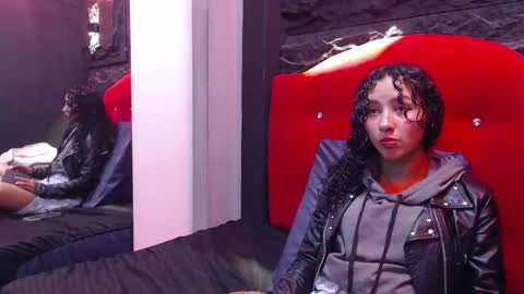 Moon  online show from 10/24/25, 01:29