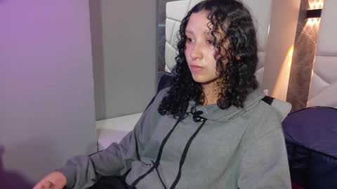 Moon  online show from 11/22/25, 11:09