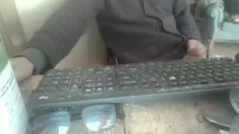 Snapshot of peyo873996 chatting on 05/07/26, 07:58 peyo873996 online show from 05/07/26, 07:58