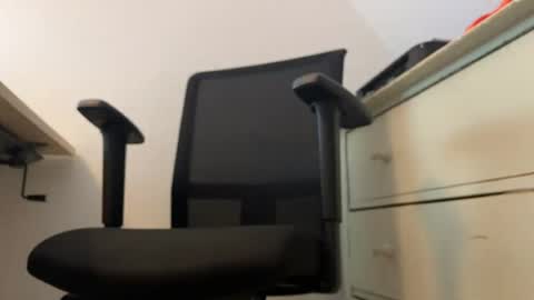 Dilf online show from 06/19/26, 05:50