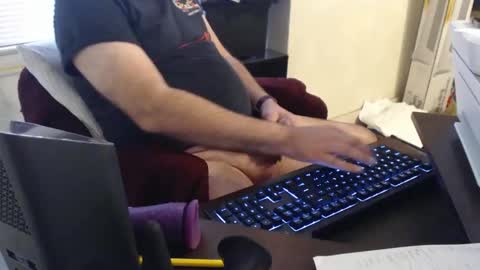 Snapshot of pghhorny2 chatting on 12/26/24, 03:53 pghhorny2 online show from 12/26/24, 03:53