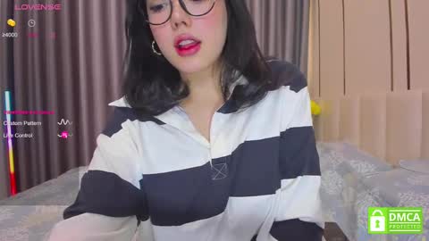 Snapshot of phantom_wave chatting on 02/19/25, 04:12 Sezim online show from 02/19/25, 04:12