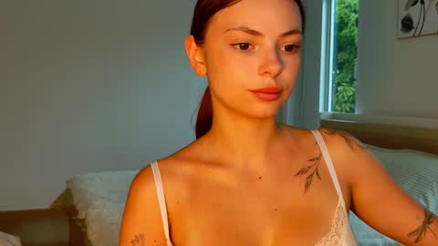 Snapshot of phantomlace chatting on 11/20/25, 11:48 Alice online show from 11/20/25, 11:48