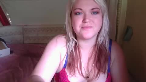 Snapshot of phatpcat73 chatting on 04/15/26, 11:50 phatpcat73 online show from 04/15/26, 11:50