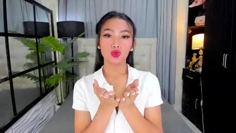 phenomenal_ivy online show from 05/22/26, 12:00