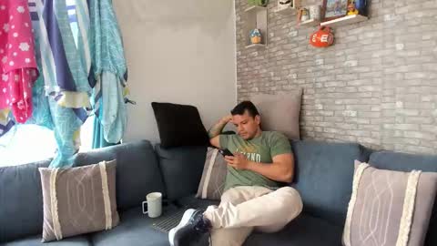 Snapshot of philipe_inzagui chatting on 02/23/26, 07:11 Philipe online show from 02/23/26, 07:11