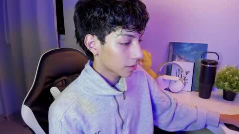 Snapshot of philipe_moonlight_ chatting on 09/20/25, 11:50 Phil. INDEPENDENT MODEL online show from 09/20/25, 11:50