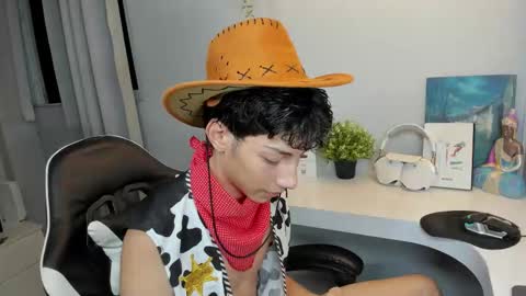 Snapshot of philipe_moonlight_ chatting on 11/01/25, 02:02 Phil. INDEPENDENT MODEL online show from 11/01/25, 02:02