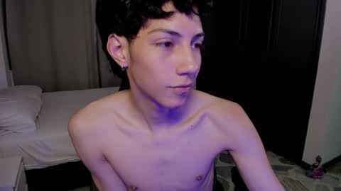 Snapshot of philipe_moonlight_ chatting on 05/18/26, 04:07 Phil. INDEPENDENT MODEL online show from 05/18/26, 04:07