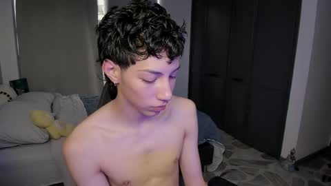 Snapshot of philipe_moonlight_ chatting on 05/27/26, 09:56 Phil. INDEPENDENT MODEL online show from 05/27/26, 09:56