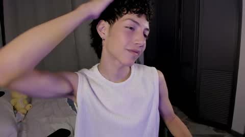 Snapshot of philipe_moonlight_ chatting on 06/05/26, 11:21 Phil. INDEPENDENT MODEL online show from 06/05/26, 11:21