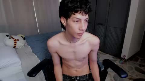 Snapshot of philipe_moonlight_ chatting on 06/15/26, 05:26 Phil. INDEPENDENT MODEL online show from 06/15/26, 05:26