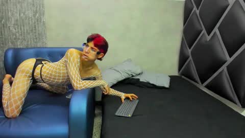 Snapshot of philipp_jones chatting on 02/13/26, 12:12 PHIL online show from 02/13/26, 12:12