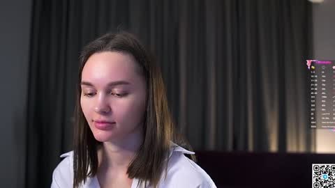 Snapshot of philippabrainard chatting on 01/30/25, 09:25 Hello guys Sweet Scarlett here NEXT LIVE 5AM 2 gmt online show from 01/30/25, 09:25