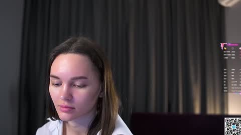 Snapshot of philippabrainard chatting on 01/30/25, 12:27 Hello guys Sweet Scarlett here NEXT LIVE 5AM 2 gmt online show from 01/30/25, 12:27