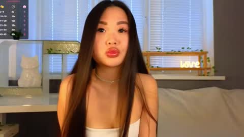 Snapshot of philippabrainard chatting on 02/14/25, 05:09 Hello guys Sweet Scarlett here NEXT LIVE 5AM 2 gmt online show from 02/14/25, 05:09