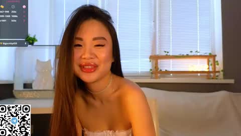 Snapshot of philippabrainard chatting on 02/15/25, 06:12 Hello guys Sweet Scarlett here NEXT LIVE 5AM 2 gmt online show from 02/15/25, 06:12