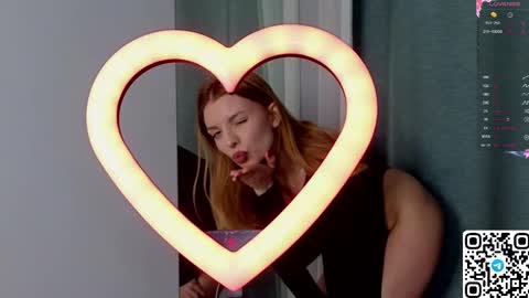 Snapshot of philippabrainard chatting on 02/22/25, 05:13 Hello guys Sweet Scarlett here NEXT LIVE 5AM 2 gmt online show from 02/22/25, 05:13