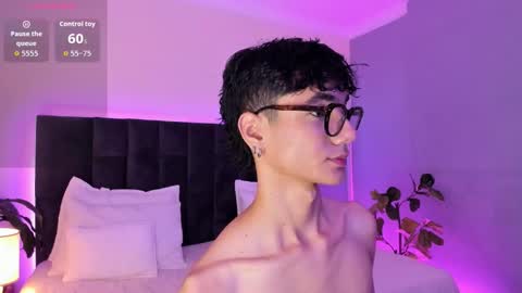 Phillip online show from 11/03/25, 09:16